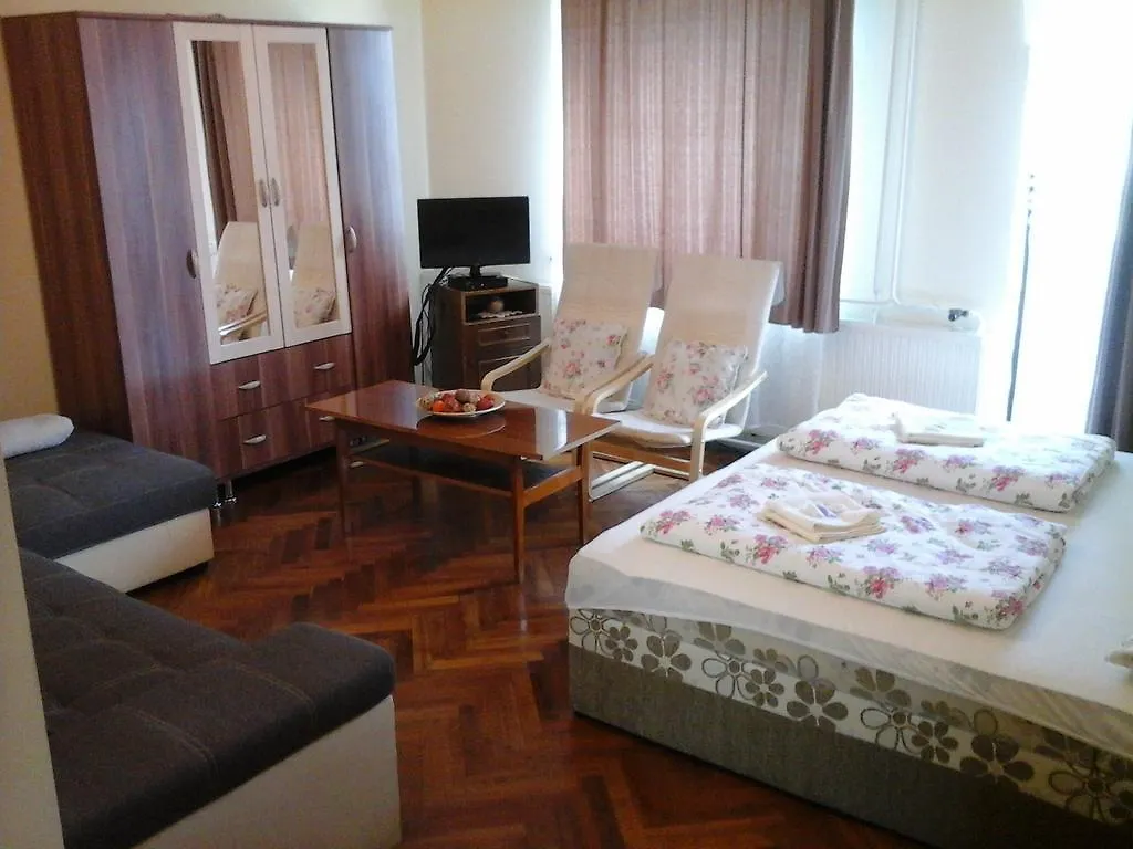 Park Apartman Hajduszoboszlo 0*,